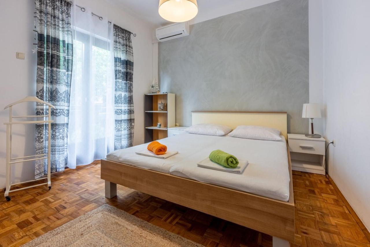 Apartment Suzy Драмал Екстериор снимка