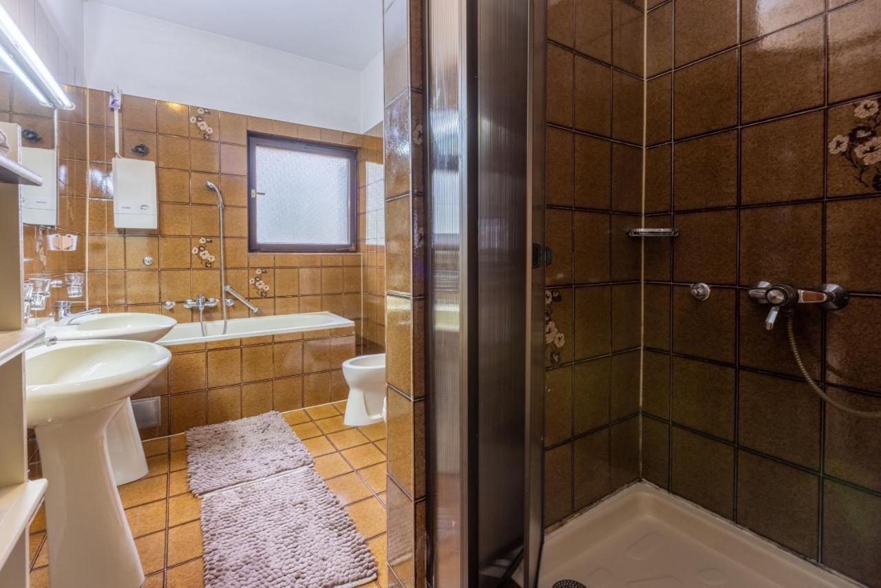 Apartment Suzy Драмал Екстериор снимка