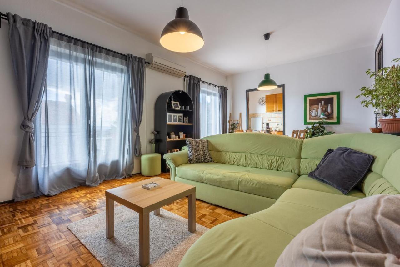 Apartment Suzy Драмал Екстериор снимка