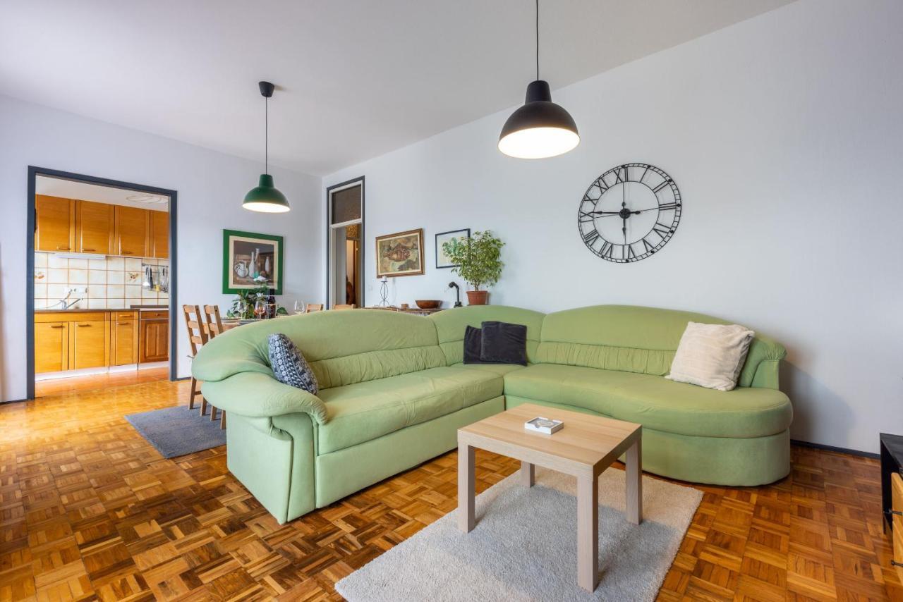 Apartment Suzy Драмал Екстериор снимка