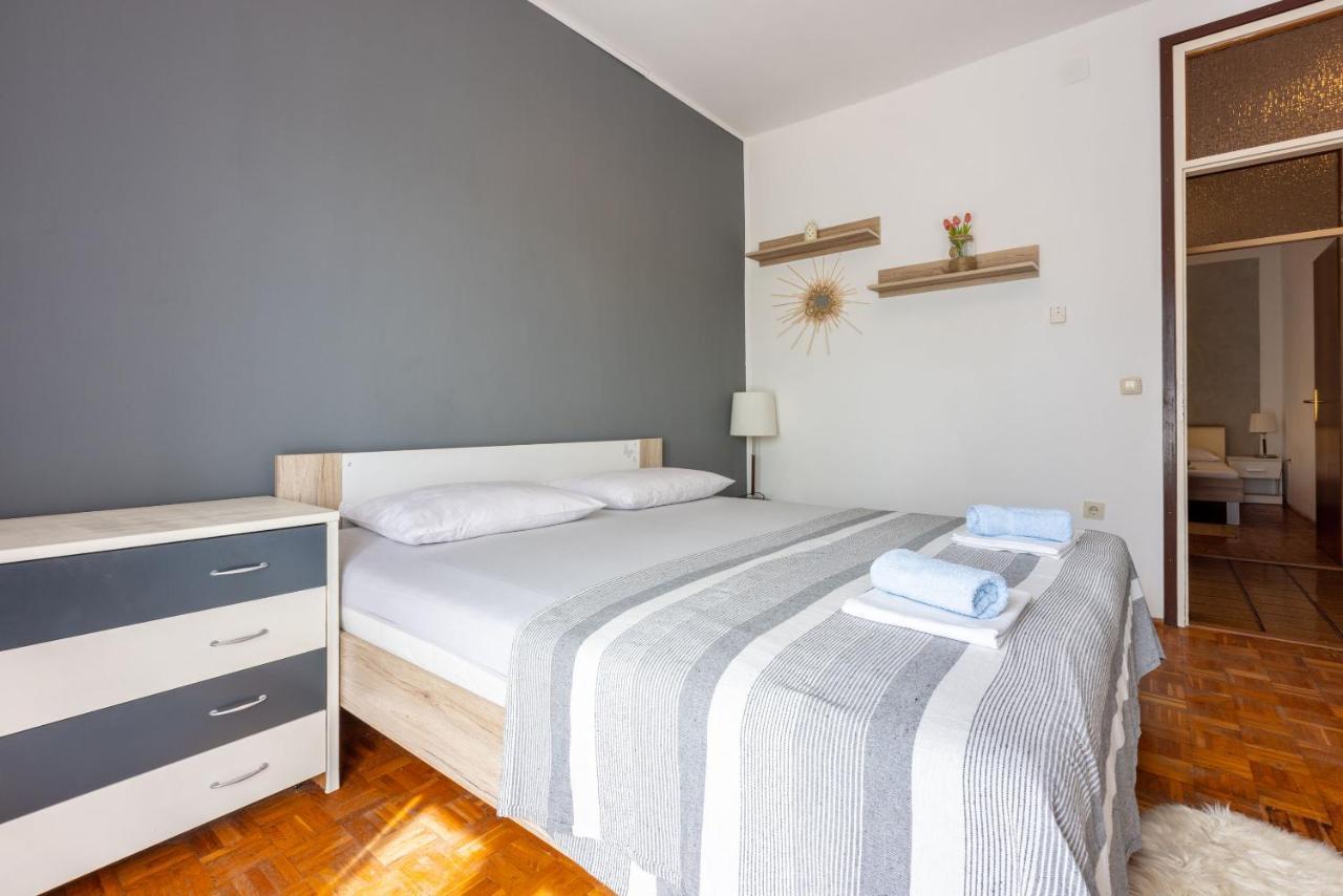 Apartment Suzy Драмал Екстериор снимка