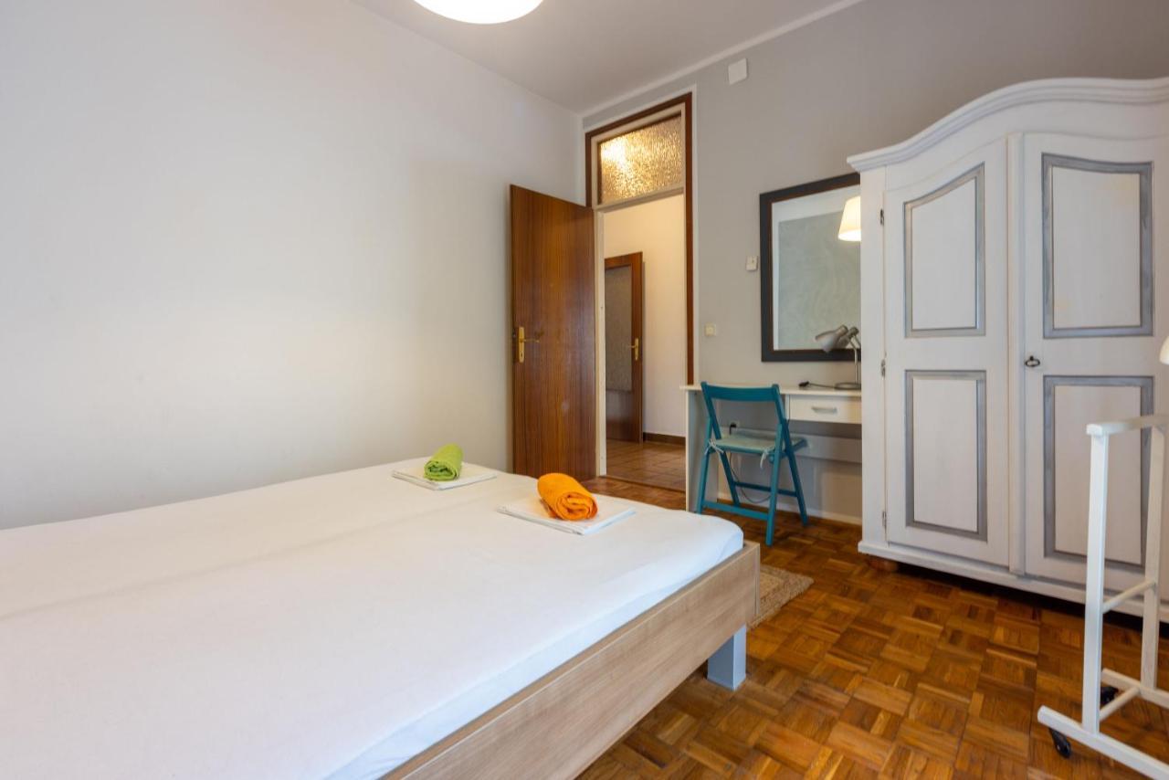Apartment Suzy Драмал Екстериор снимка