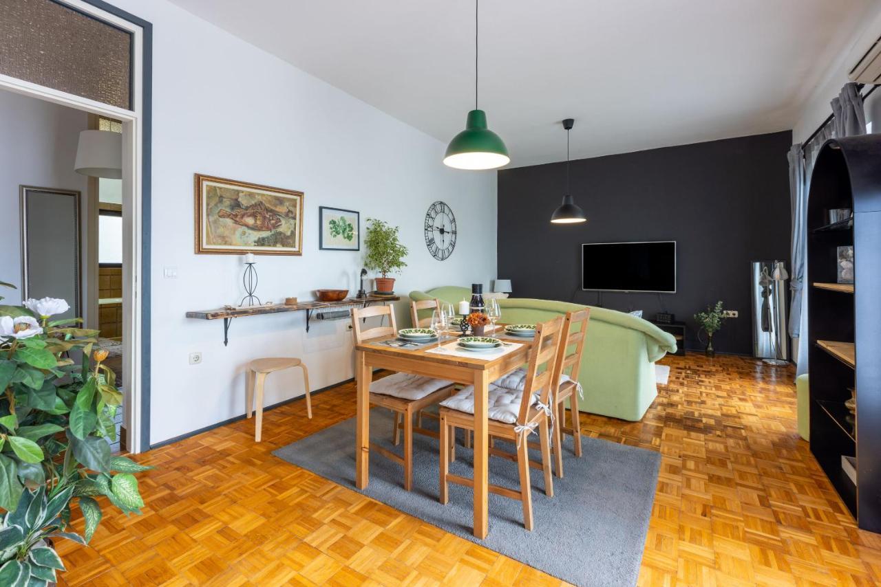 Apartment Suzy Драмал Екстериор снимка