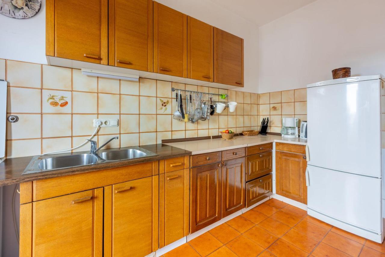 Apartment Suzy Драмал Екстериор снимка